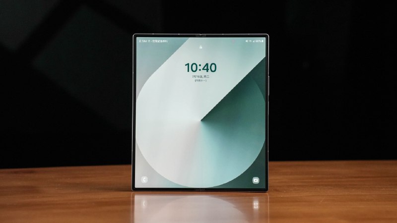 《股市中的100倍股》本书深度剖析百倍股的核心特征与成长逻辑，揭示从价值发现到坚定持有的关键决策点，结合经典案例与实用方法论，为投资者提供一套穿越牛熊的体系化思考框架