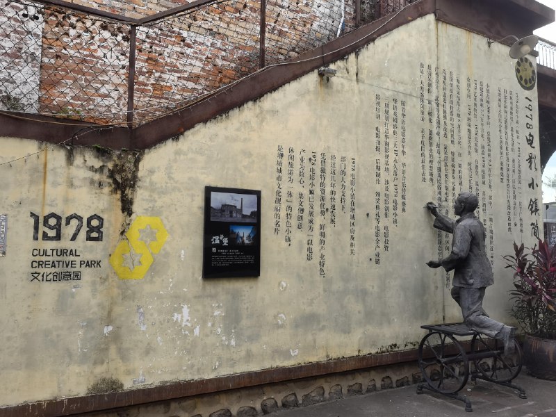 《分享一本知识藏经阁书籍人生破局》本书深入剖析人生关键节点，提供系统破局思维与实用策略，从认知升级到行动指南，助你打破固有局限，掌握破局核心能力，在复杂环境中实现多维突破与自我重塑