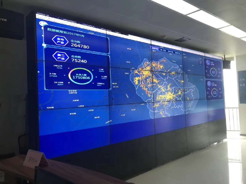 《AEPR达芬奇模板模拟真实手持摄像机抖动摇晃动画 》这款模板精准模拟真实手持拍摄的抖动效果，内置多种摇晃动画与动态模糊，轻松为静态镜头注入呼吸感与临场感，大幅提升视频的纪实风格与视觉冲击力