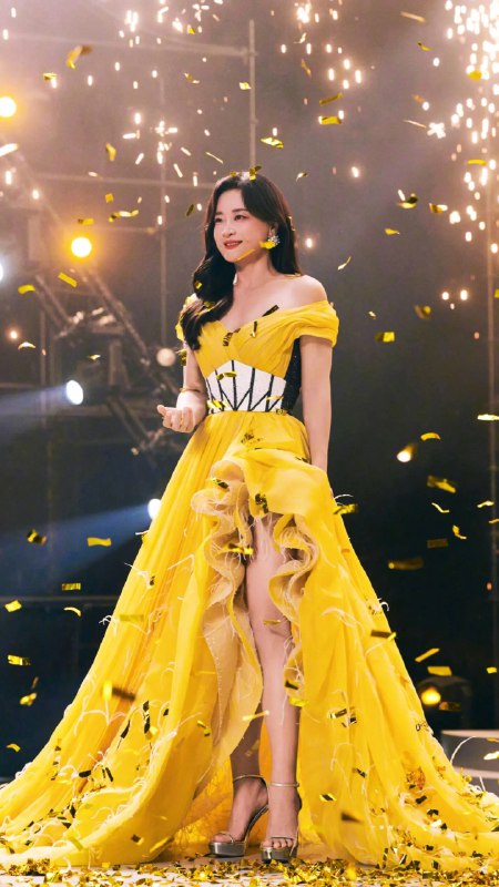 《一切来得及：更爱自己的100种方式》这本书不是空洞的口号，而是提供了100种具体、温暖且可实践的方法，帮助你从日常小事开始，真正学会关怀自我