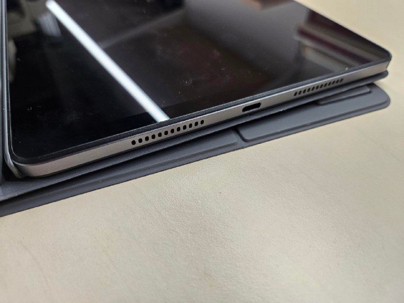 《带你用经济学重新看世界课程》这门课不讲复杂公式，而是用经济学思维拆解日常决策，帮你洞察行为背后的逻辑