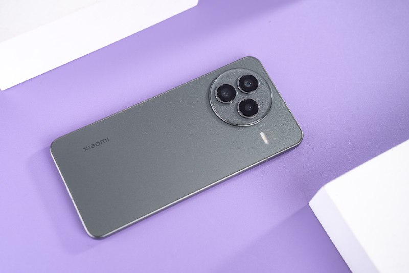 《手机拍摄运营各赛道实战课》本课程深度解析手机拍摄核心技巧，覆盖短视频、直播、电商等多赛道实战方法，从脚本策划到流量运营一站式教学