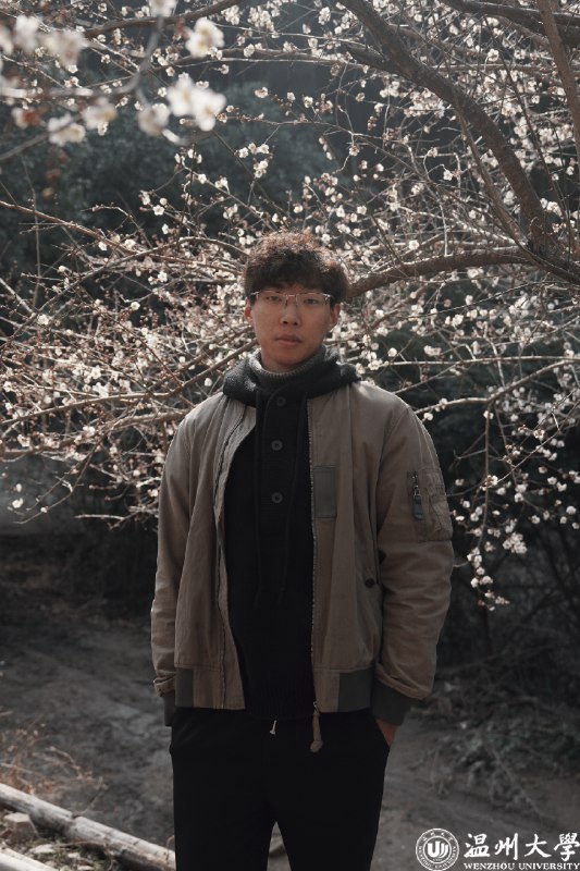 《高校辅导员笔试与面试常考题目》本书直击高校辅导员招考核心，系统梳理笔试面试高频考点与答题策略，提供真题详解与实战技巧，助你精准把握考核重点，高效备考，从容应对竞争