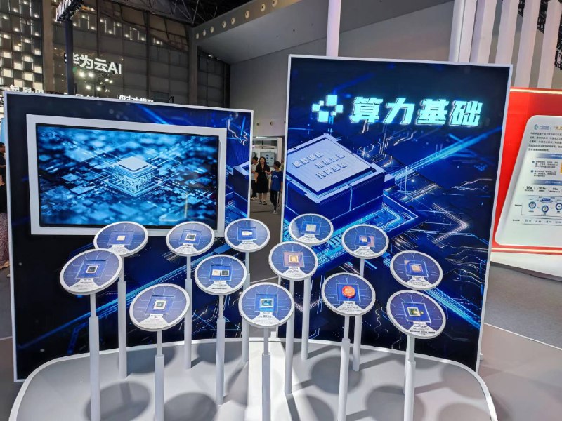 《AI从入门到精通 超完整超详细教程》本教程从零基础入门讲起，循序渐进深入核心算法与实战应用，内容全面系统且配有丰富案例