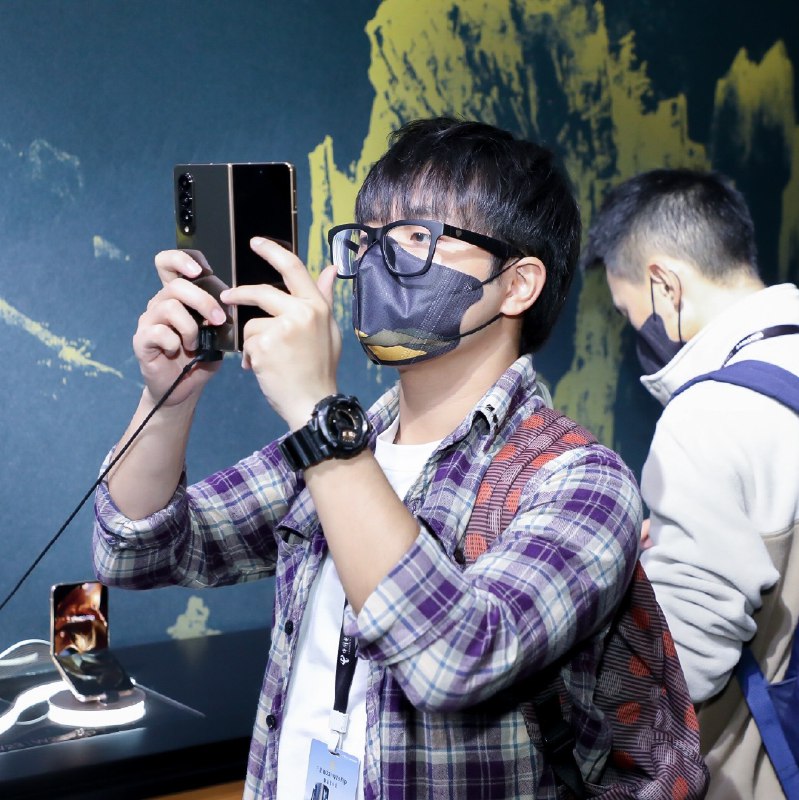 《手机从0基础到精通拍摄手法》从零开始系统掌握手机摄影核心技巧，涵盖构图、光影、运镜及后期全流程