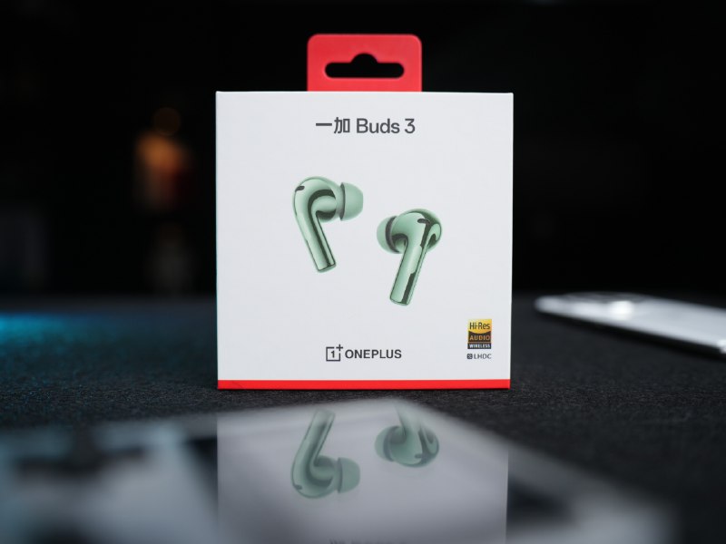 《30天练成精准表达，成为沟通高手》本书独创30天渐进式训练体系，每天聚焦一个沟通场景，通过思维导图与情景对话拆解表达逻辑