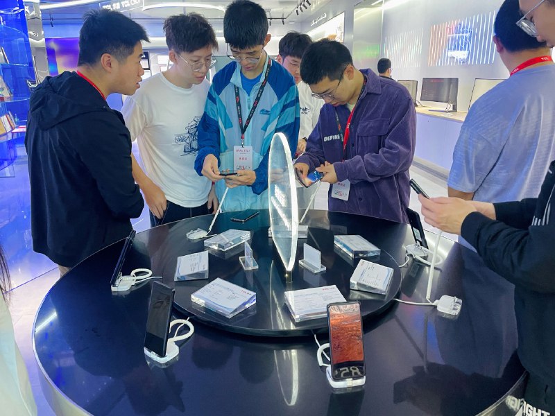 《大学是为未来的》本书深入剖析大学教育在快速变化时代中的核心价值，探讨其如何塑造个体批判性思维与适应未来的能力