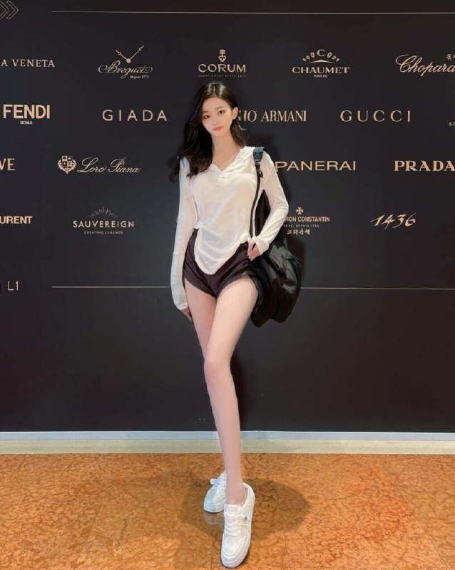 《原原高ING英语速记课·万能考试5000词》这套课程将5000高频考词融入速记体系，通过科学记忆法提升效率，搭配真题例句深化理解，帮助考生快速突破词汇瓶颈，轻松应对各类英语考试