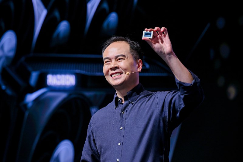 《晓华万用亲子英文35天精华课》专为忙碌家长设计，35天轻松掌握亲子英文核心场景