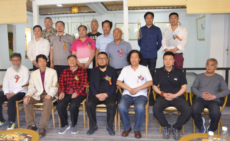 《宋伶俐老师声乐》宋伶俐老师拥有深厚的声乐教学经验，善于因材施教，从科学发声到情感表达进行系统指导