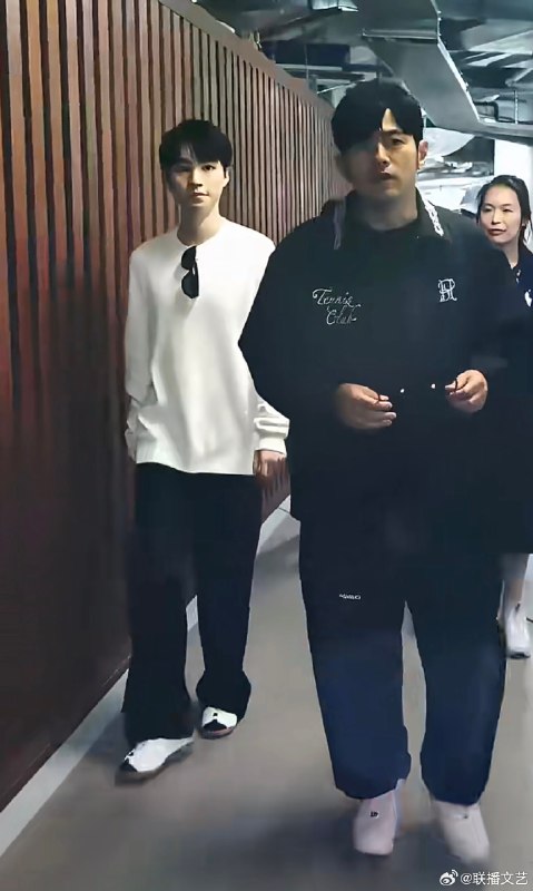 《蔡康永的201堂情商课》蔡康永以独特视角拆解情商，将抽象概念化为具体场景下的应对策略