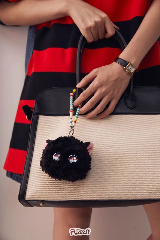 《社交焦虑》本书深入剖析社交焦虑的根源，提供科学有效的自助策略