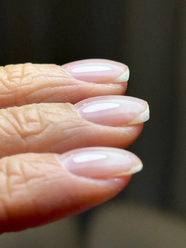 《美甲小视频和基础课》从零开始轻松学美甲，视频教程步骤清晰，工具介绍详细，适合新手入门