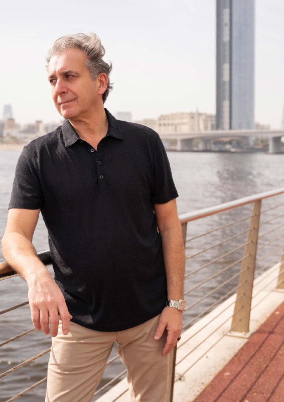 《英国大学公开课：银行业危机—源起与后果》本课程深入剖析银行业危机的根源与连锁反应，结合历史案例与金融理论，由权威学者解读政策得失与市场波动，帮助观众穿透复杂金融现象，理解危机背后的逻辑与深刻教训